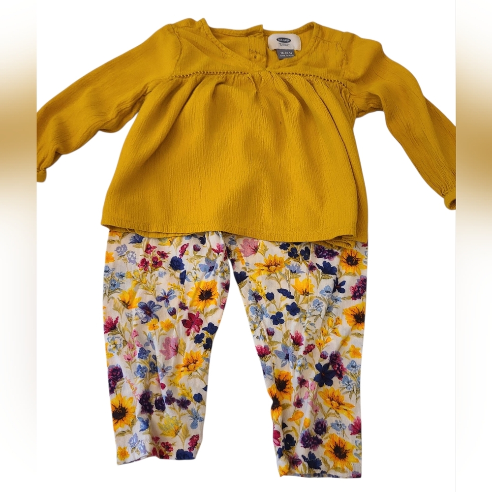 Old Navy Matched Set Long-Sleeve Top With Pants Gold And Floral Size 18 To 24 Mo